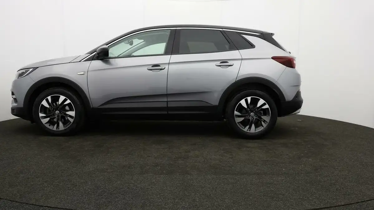 2020-vauxhall-grandland-x-12-sri-nav-auto-big-3