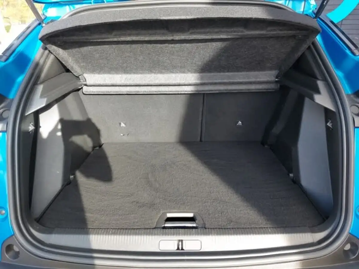 2020-mercedes-benz-a-class-13-a200-sport-saloon-4d-7g-dct-big-7