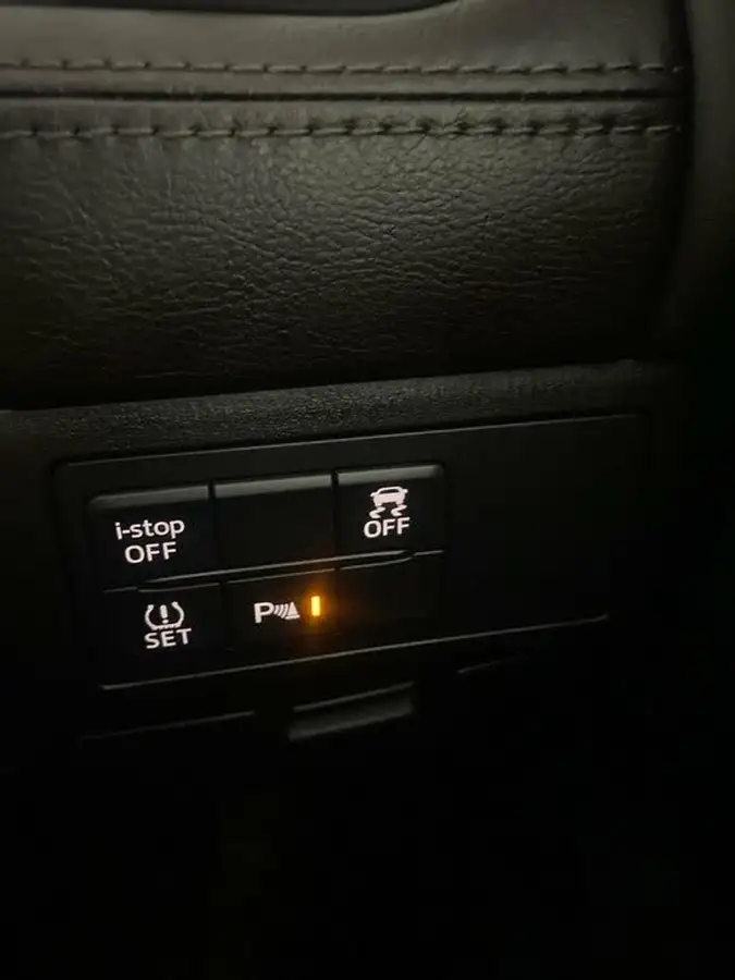 2017-mazda-mazda6-20-sport-nav-saloon-4d-big-24
