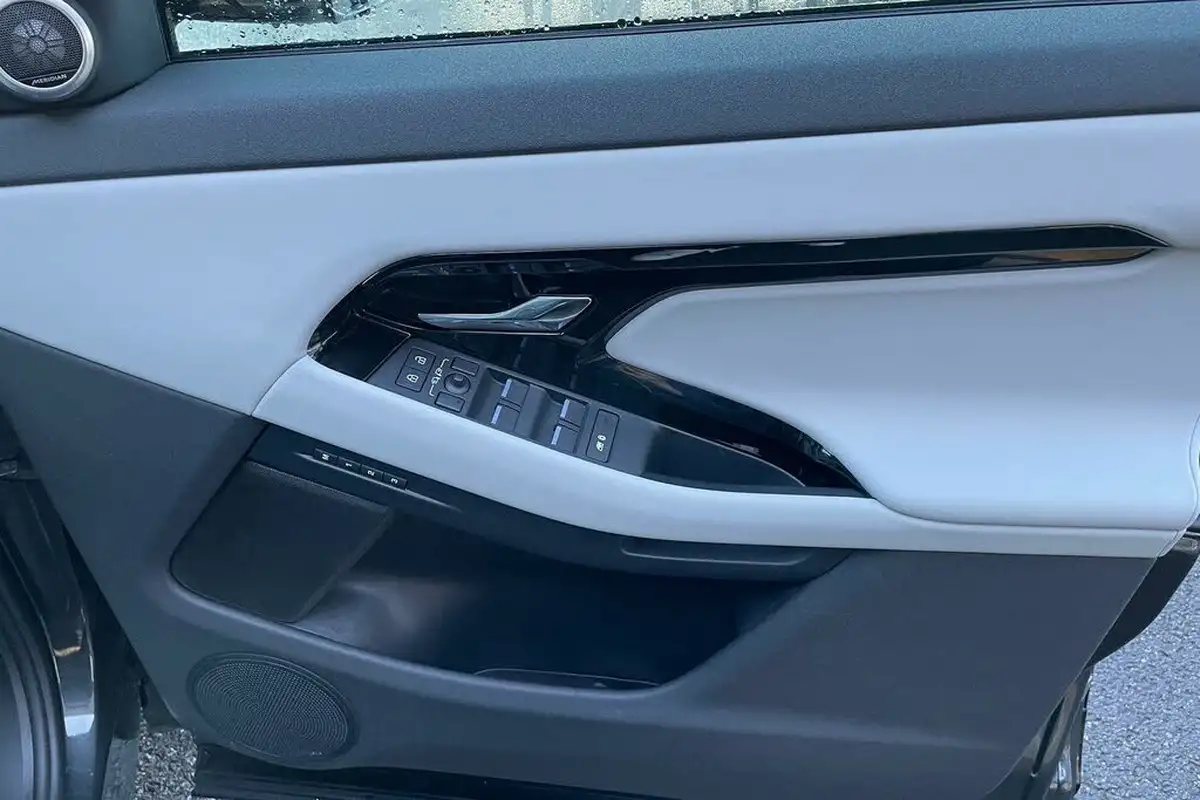 2023-land-rover-range-rover-evoque-20-d200-dynamic-se-big-51