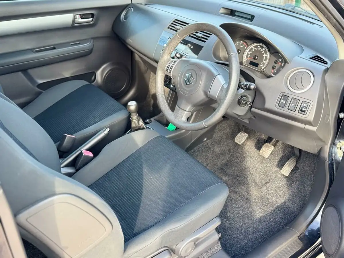 2008-suzuki-swift-15-glx-3d-big-32