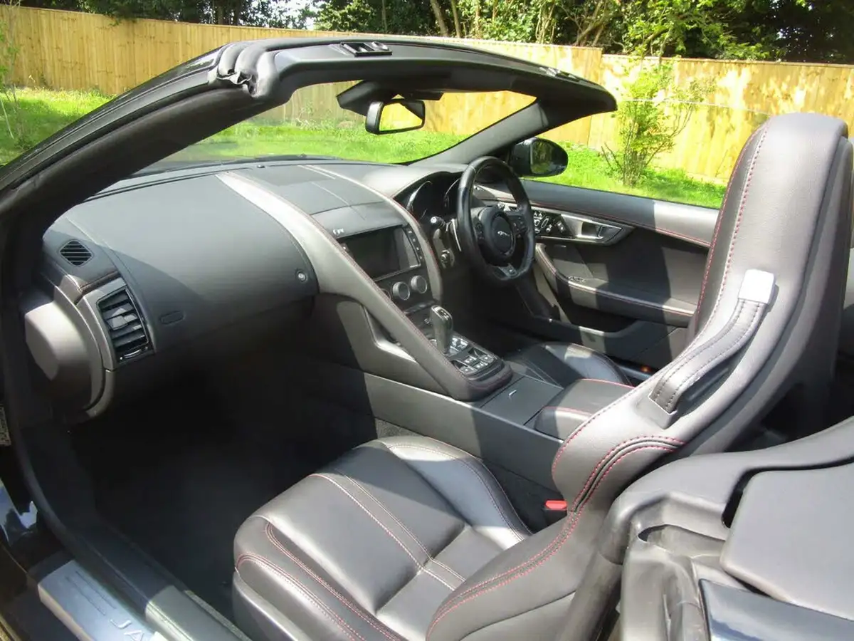 2015-jaguar-f-type-50-r-convertible-awd-big-33