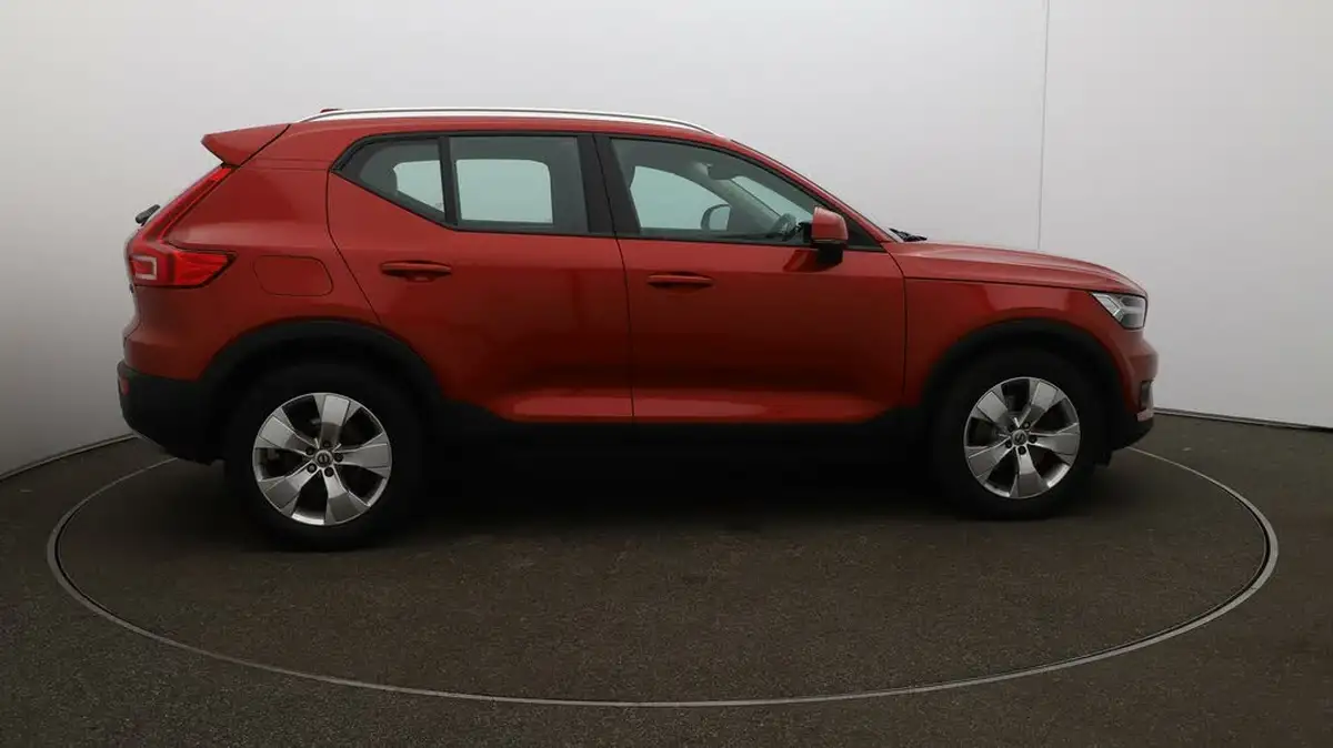 2019-volvo-xc40-20-t4-momentum-pro-big-47
