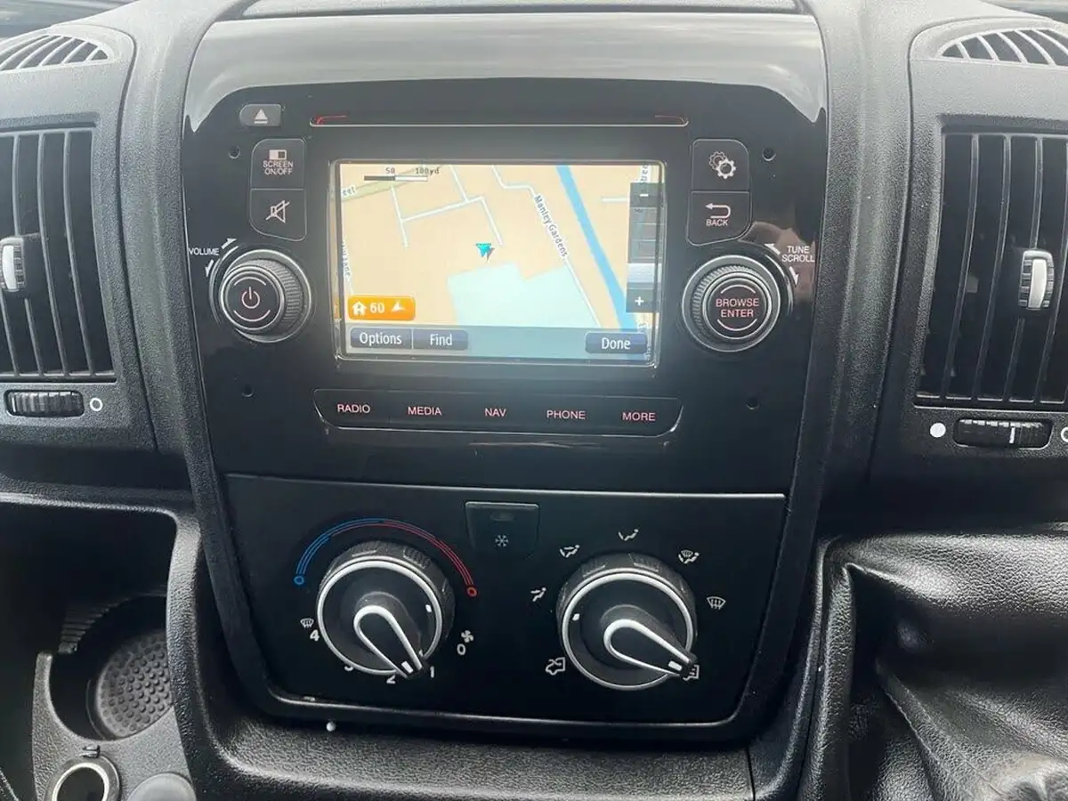 2019-peugeot-boxer-20-bluehdi-professional-335-l3-h2-big-25