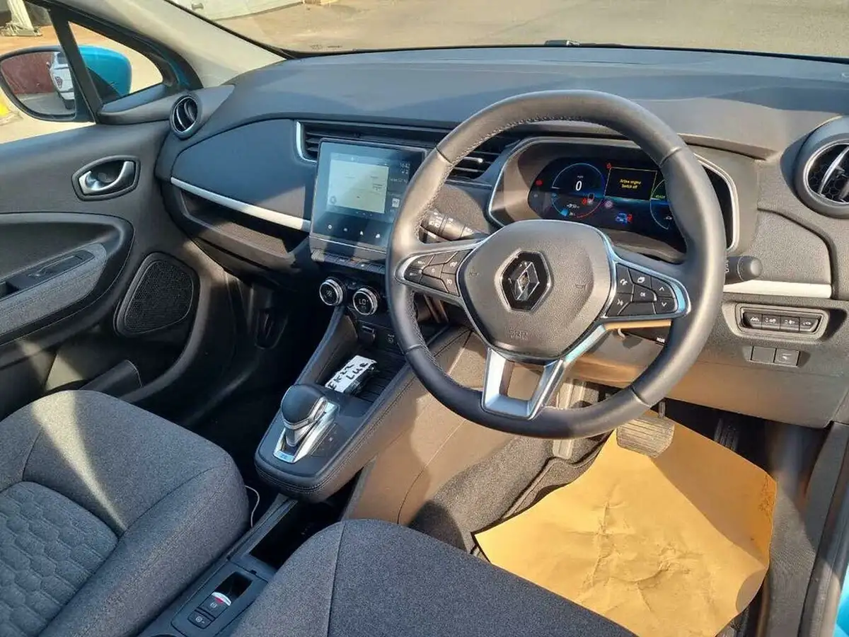 2022-renault-zoe-e-i-iconic-110ps-r110ze50-big-5