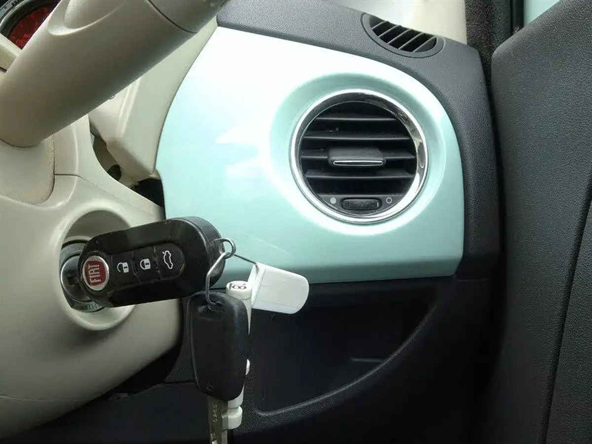 2015-fiat-500c-12-lounge-ss-dualogic-big-25