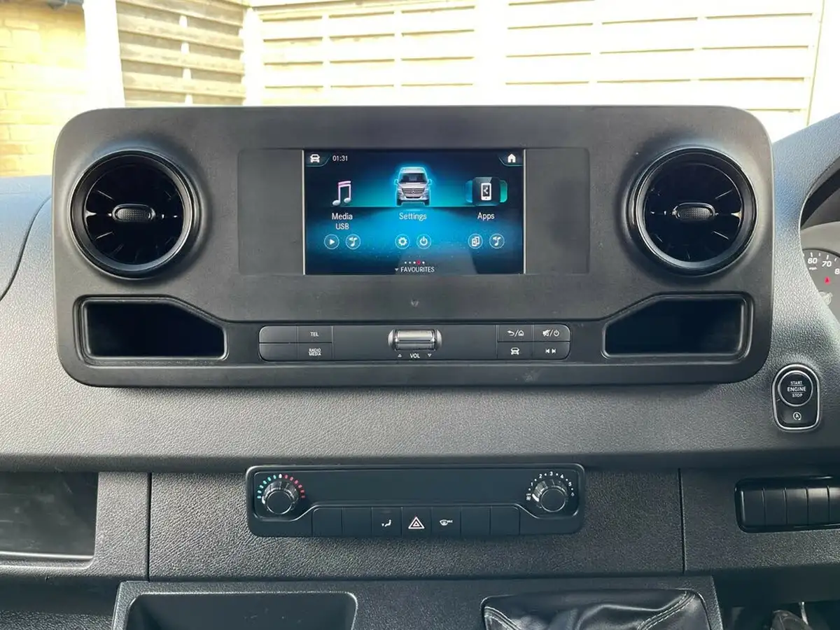 2020-mercedes-benz-sprinter-20cdi-315-l1h1-progressive-big-18