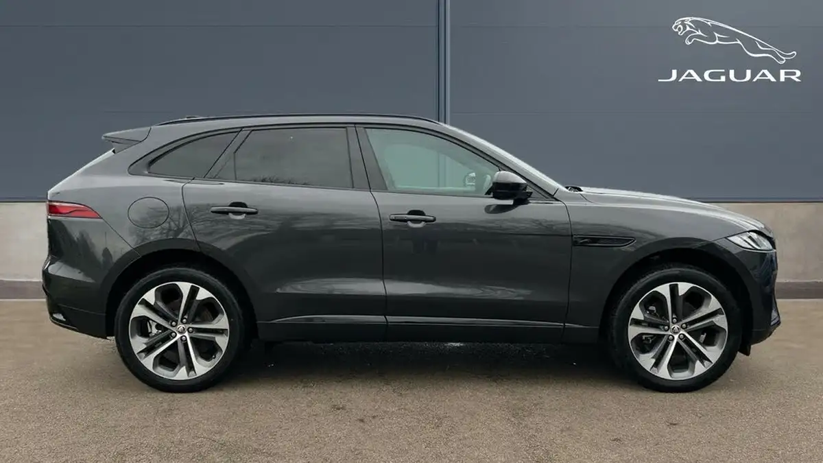 2024-jaguar-f-pace-20-d200-r-dynamic-hse-black-big-4