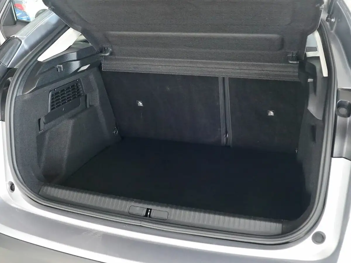 2022-citroen-c4-12-puretech-sense-big-18