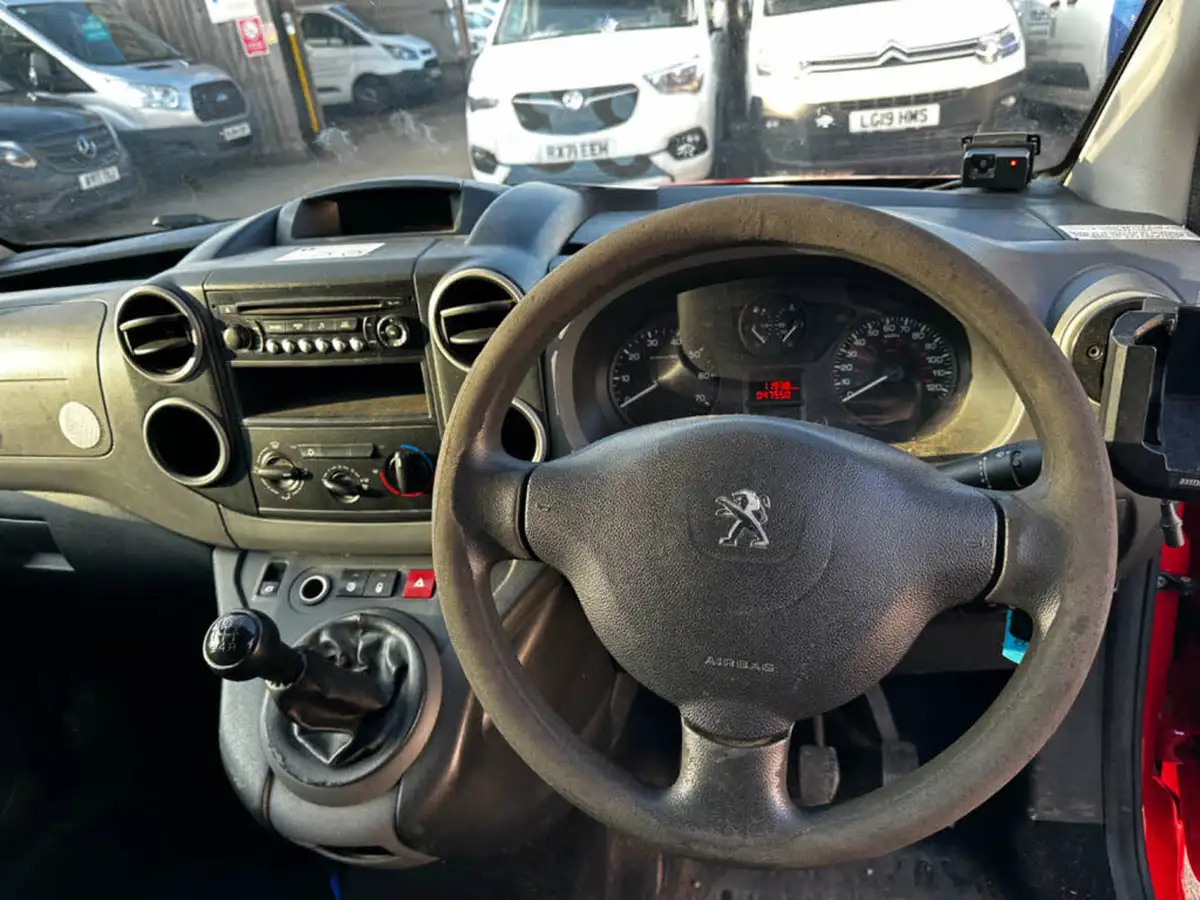 2012-peugeot-partner-16td-s-l1-75-625-panel-van-big-13