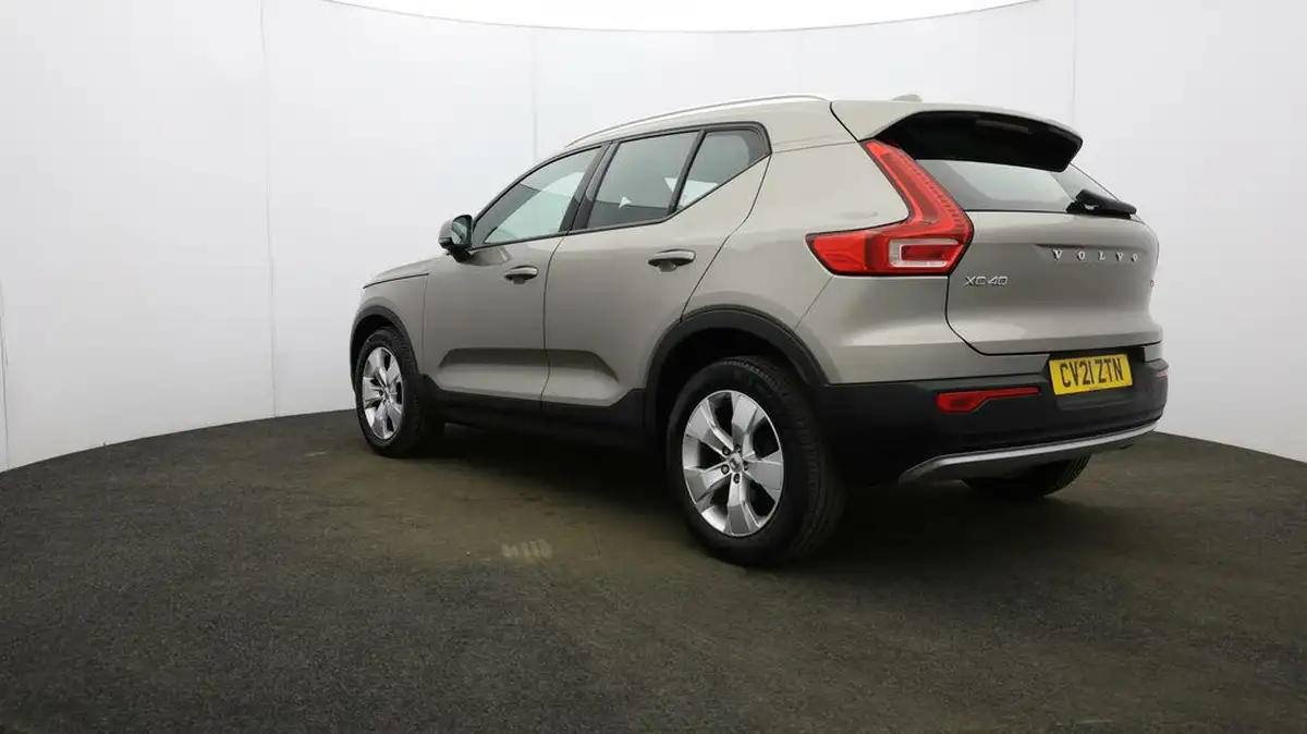 2021-volvo-xc40-15-t3-momentum-161bhp-big-52
