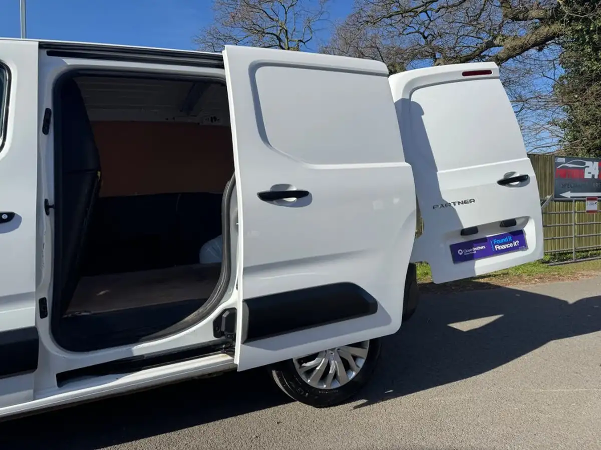 2021-peugeot-partner-15-bluehdi-1000-professional-100ps-eu6dt-panel-big-7