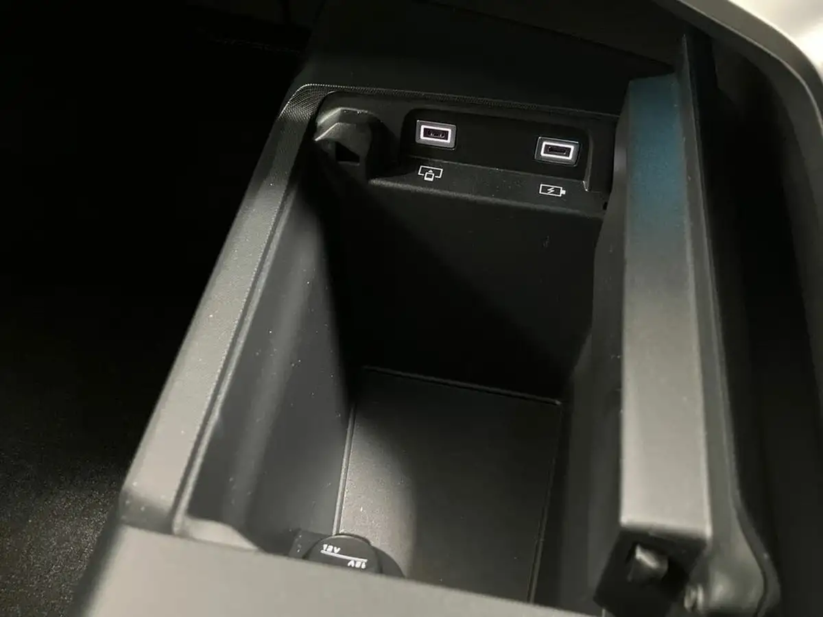 2024-peugeot-5008-suv-e-gt-big-39