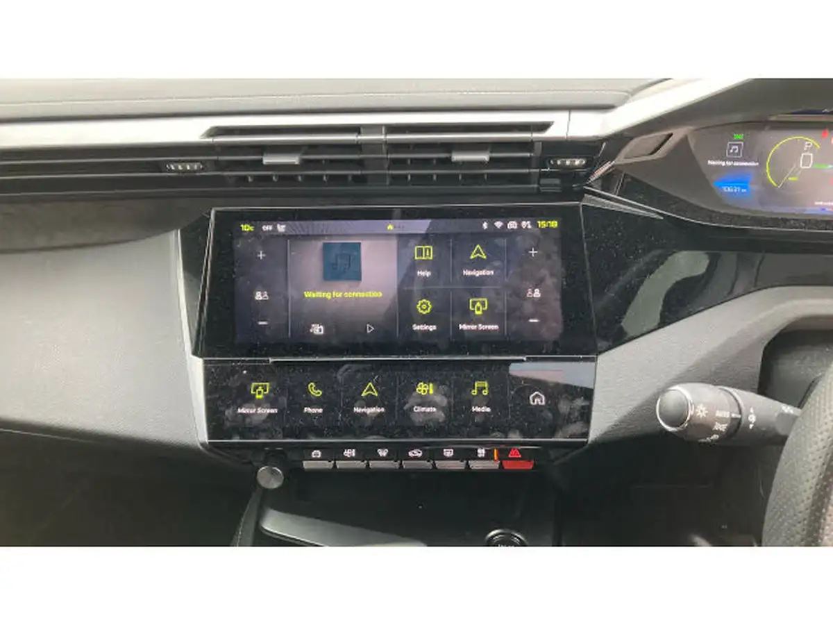 2024-peugeot-308-e-gt-big-11