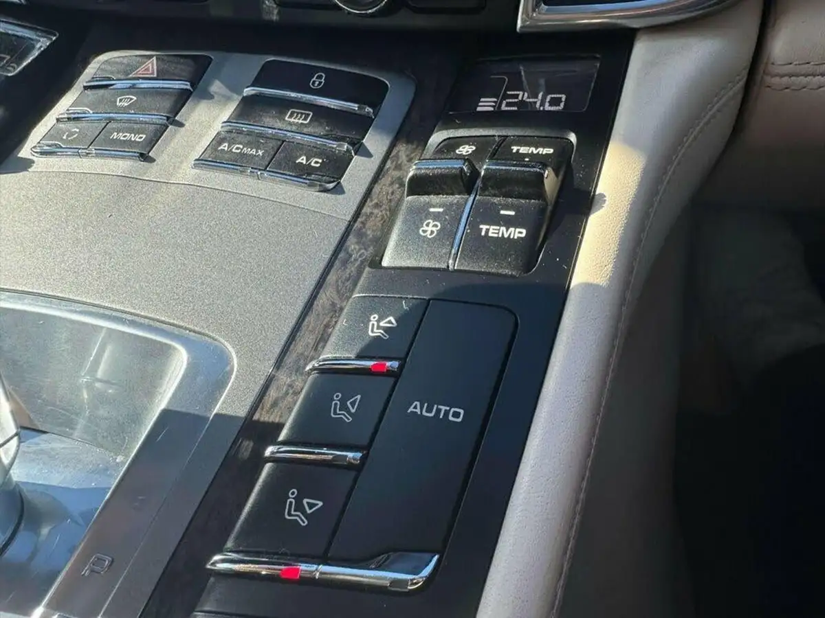 2010-porsche-panamera-48-4s-big-71