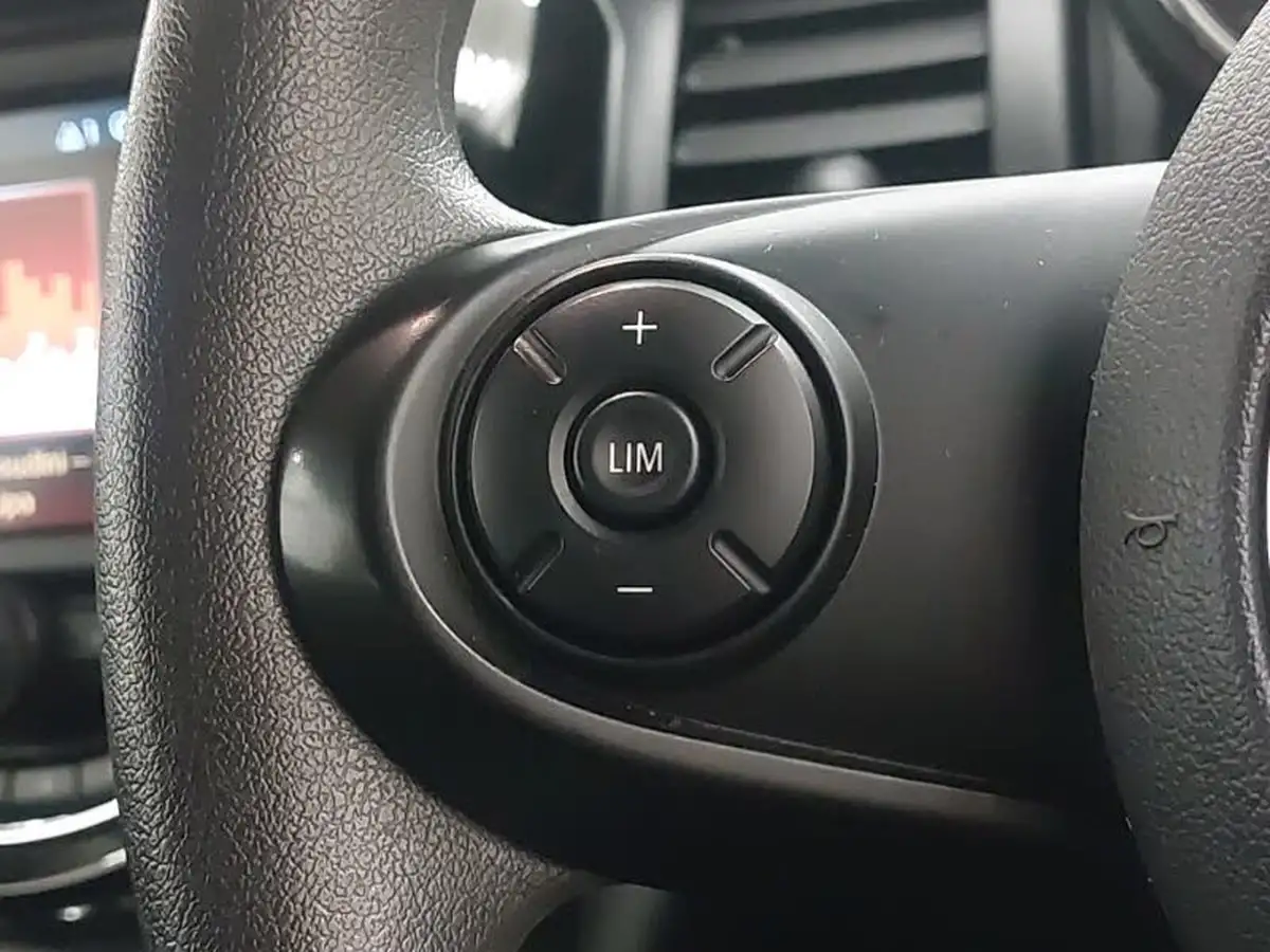 2019-mini-cooper-15-one-classic-101bhp-3d-big-10