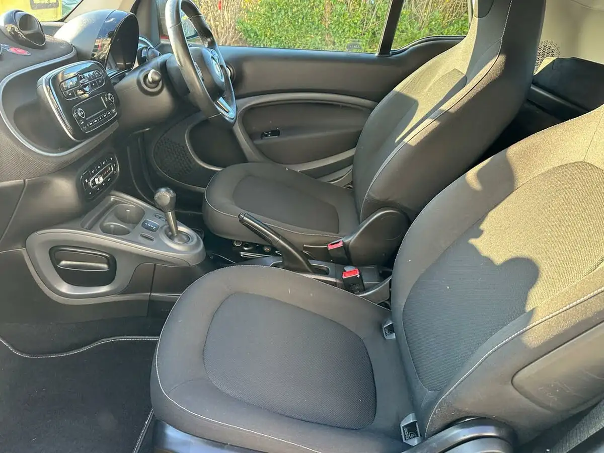 2015-smart-fortwo-10-passion-ss-twinamic-big-9