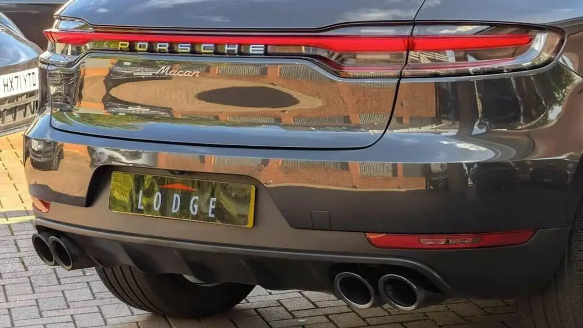 2018-porsche-macan-big-17