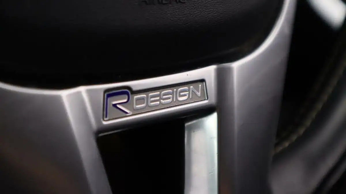2019-volvo-v40-20td-d2-r-design-geartronic-big-19