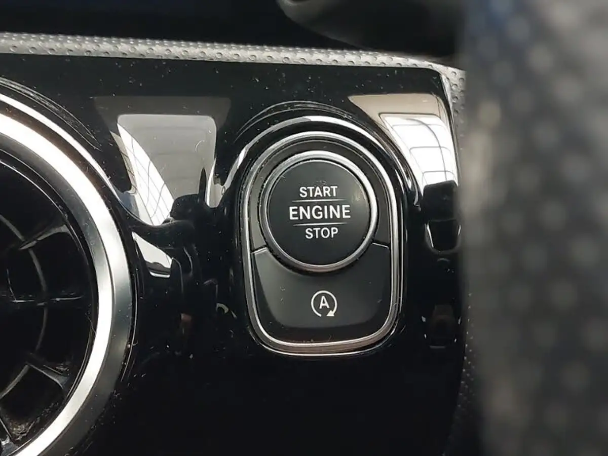 2020-mercedes-benz-cla-13-cla-180-amg-line-coupe-4d-big-15