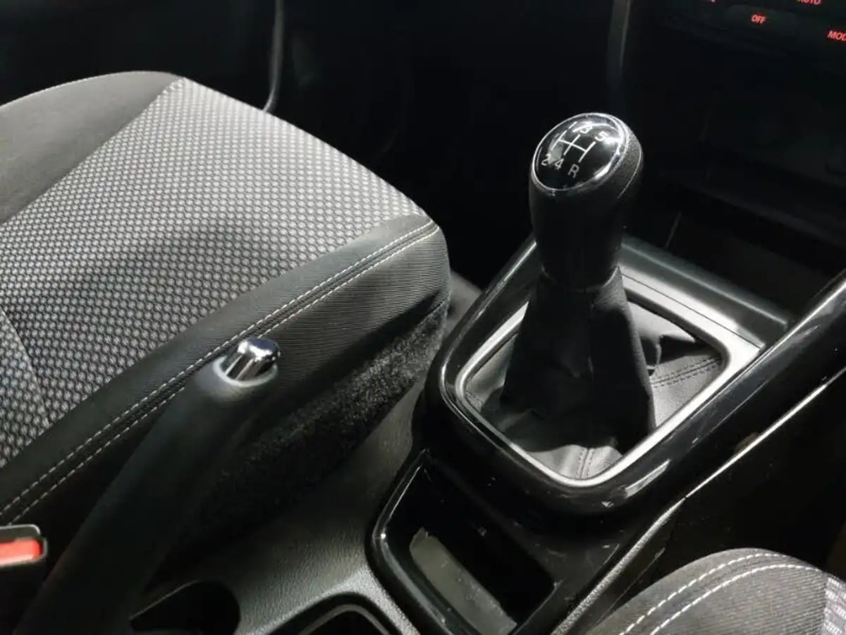 2018-suzuki-vitara-16-kuro-big-13