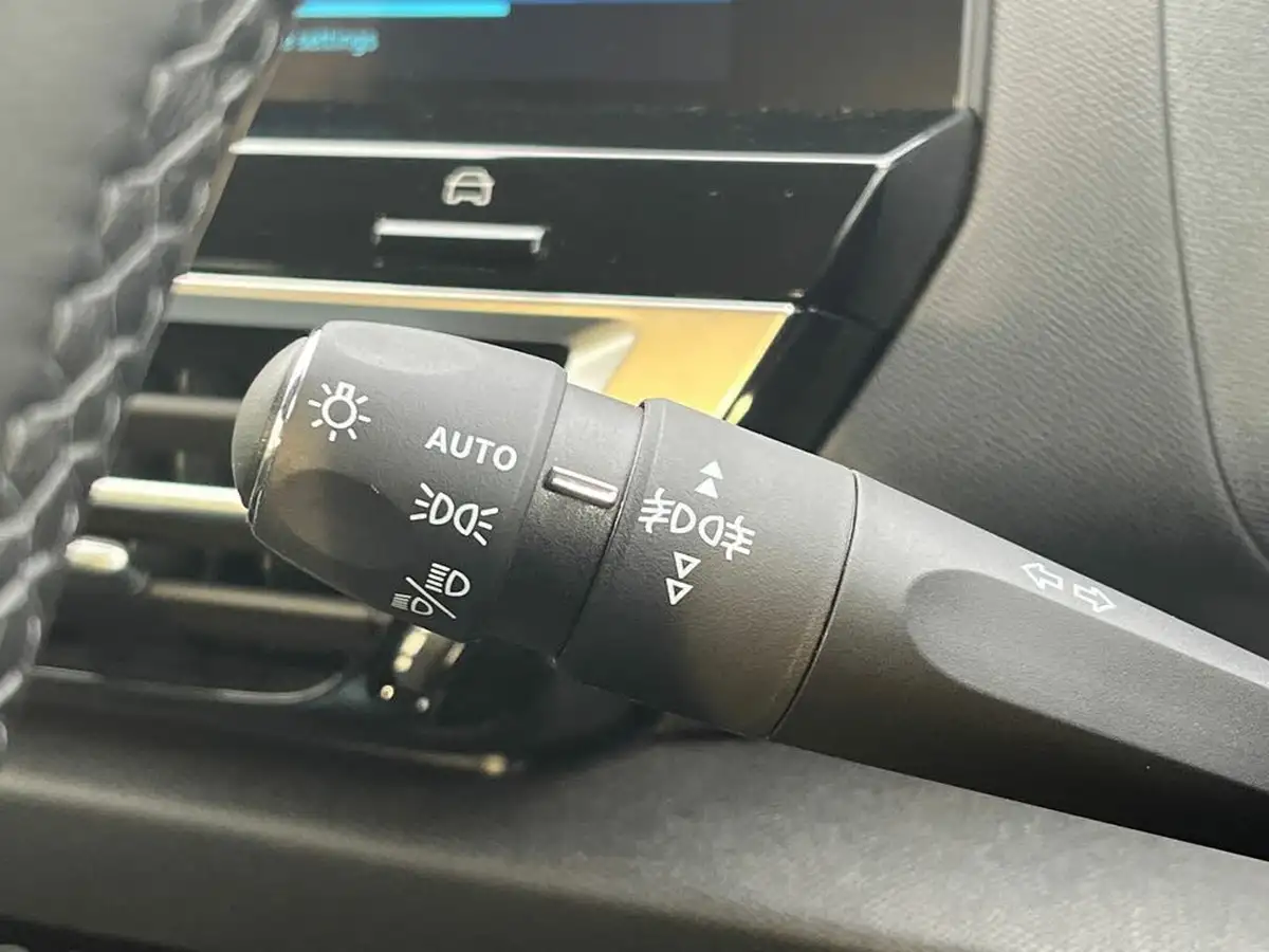 2022-citroen-c4-e-shine-plus-big-27