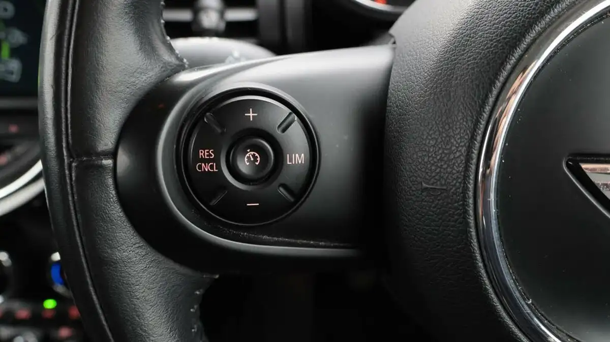 2018-mini-cooper-15td-cooper-d-series-ii-ss-hatchback-5d-big-23
