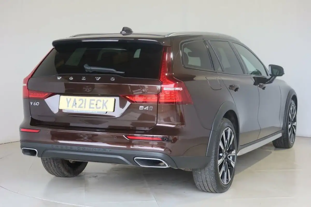 2021-volvo-v60-20td-b4-cross-country-big-16