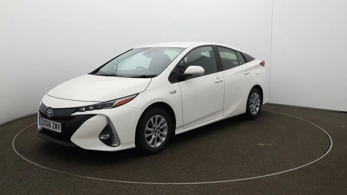2018-toyota-prius-18-vvt-i-business-edition-plus-ss-big-67