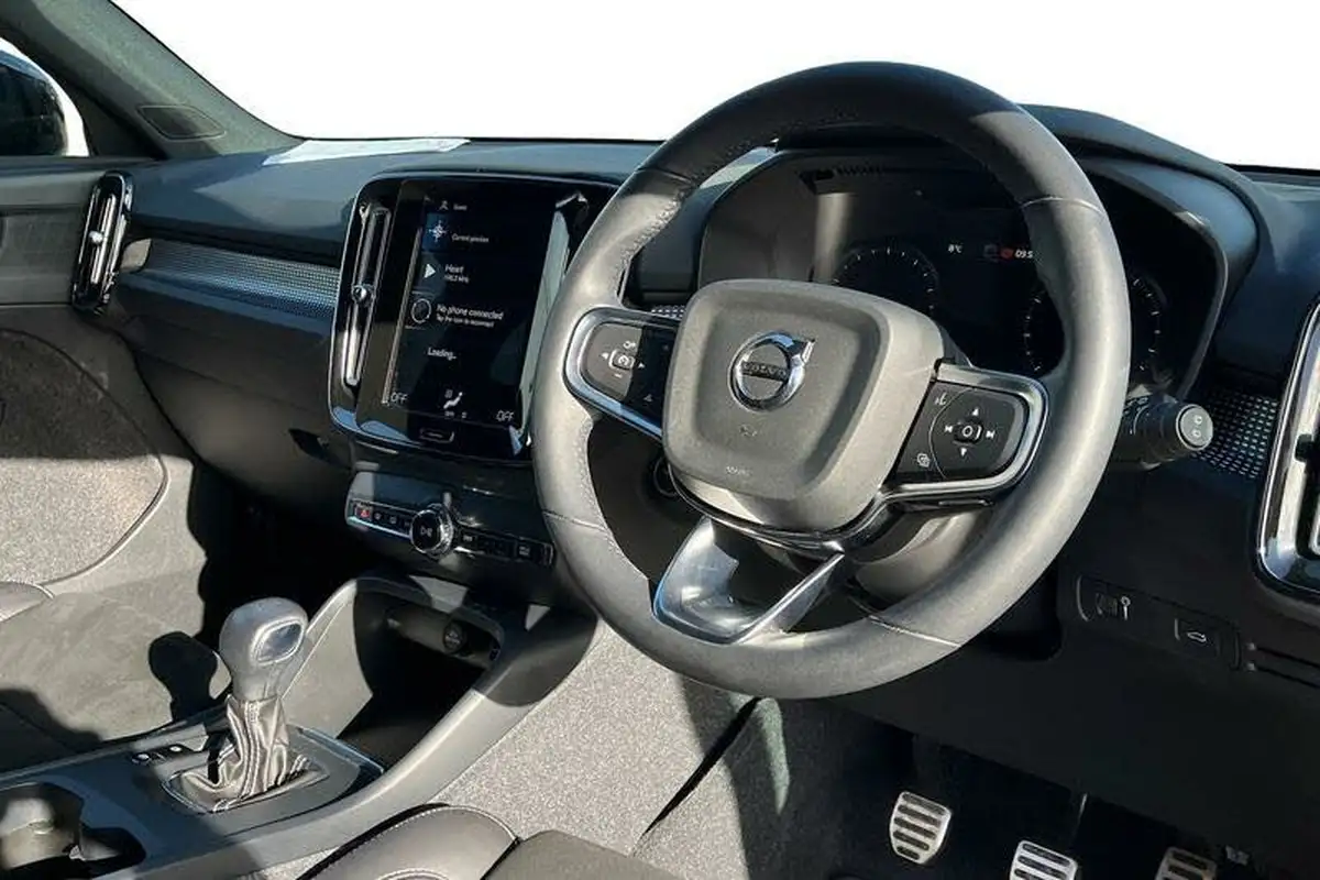 2021-volvo-xc40-15-t3-r-design-161bhp-big-8