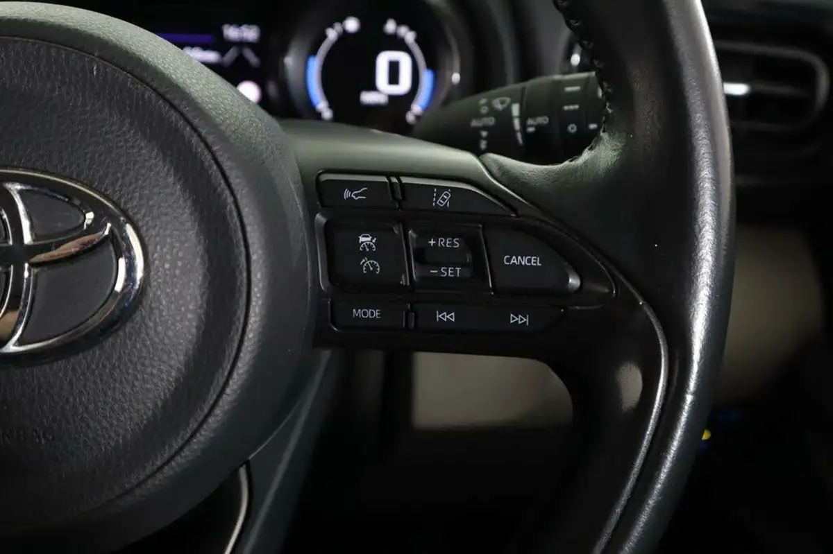 2021-toyota-yaris-15-vvt-i-excel-big-30