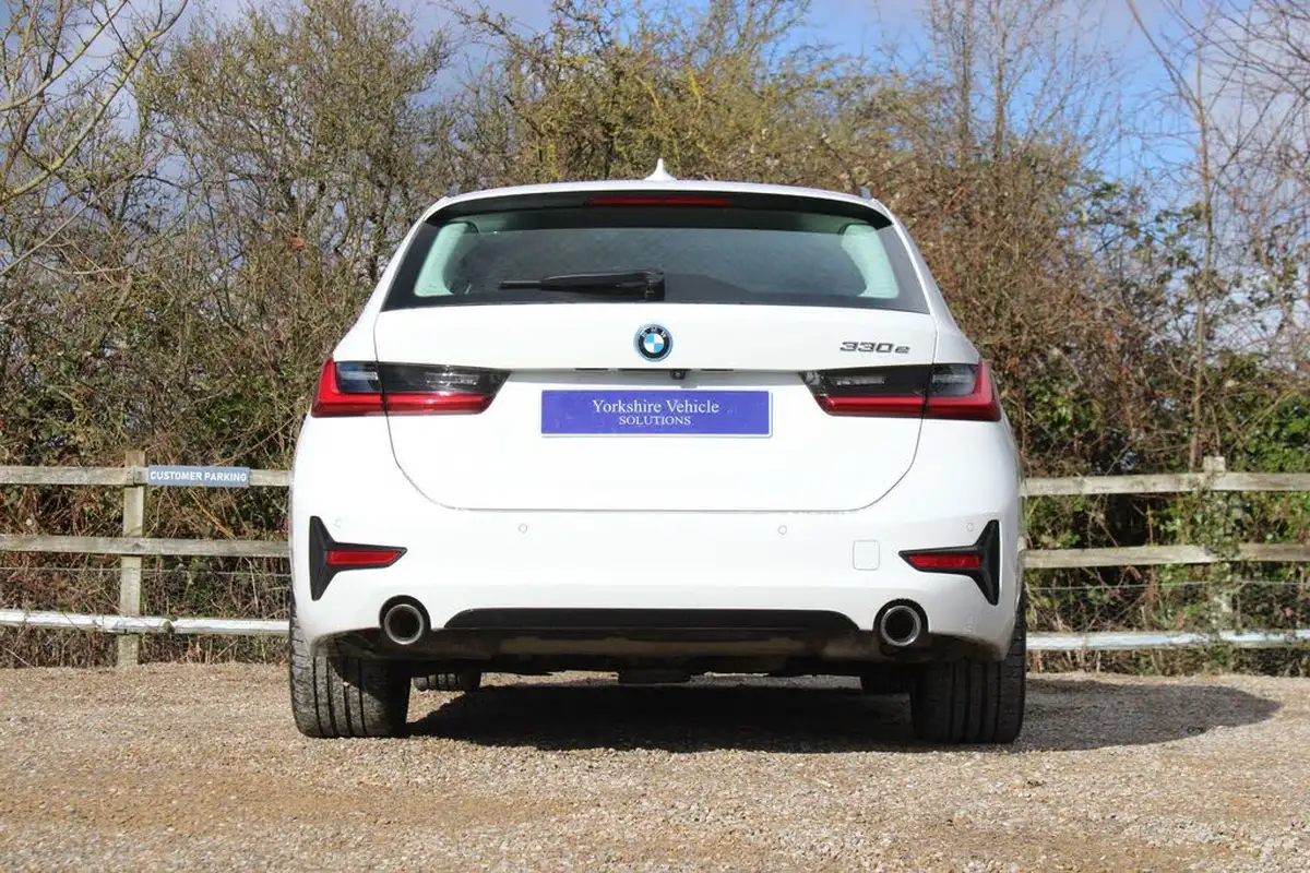 2022-bmw-3-series-20-330e-sport-pro-touring-5d-big-40