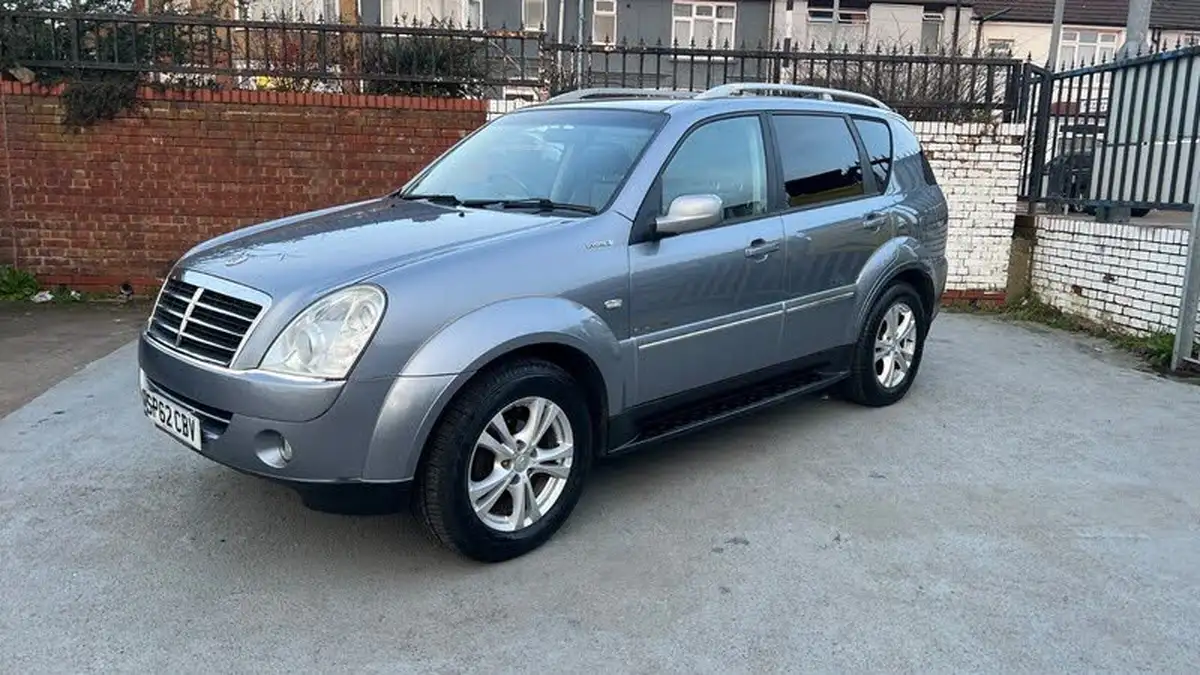 2012-kgm-ssangyong-rexton-27td-ex-big-5