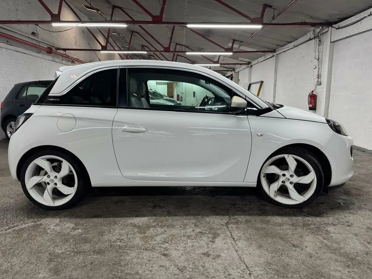 2014-vauxhall-adam-14-white-edition-big-10