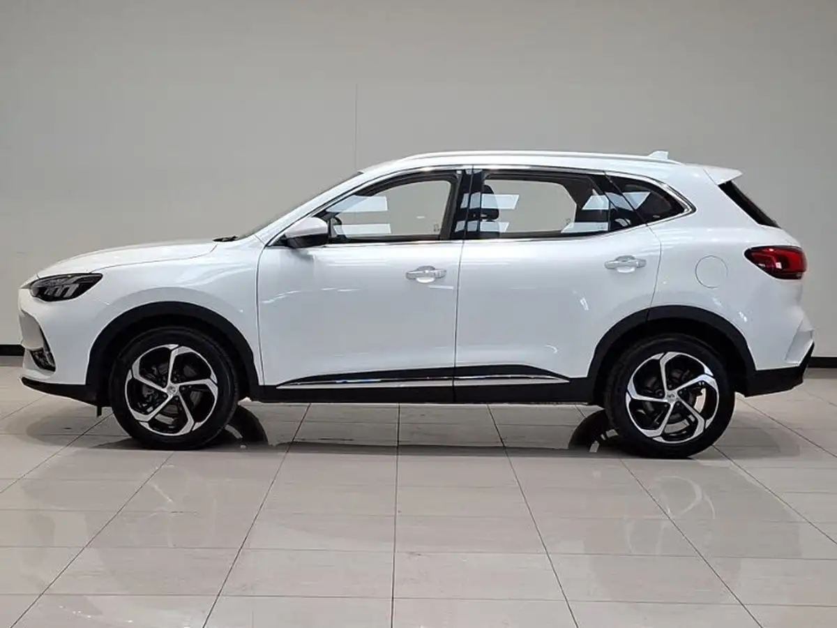 2024-mg-hs-15t-gdi-se-162ps-1490cc-big-3