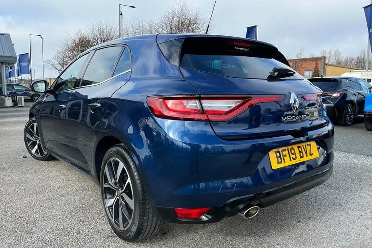2019-renault-megane-13-tce-iconic-hatchback-edc-auto-big-37