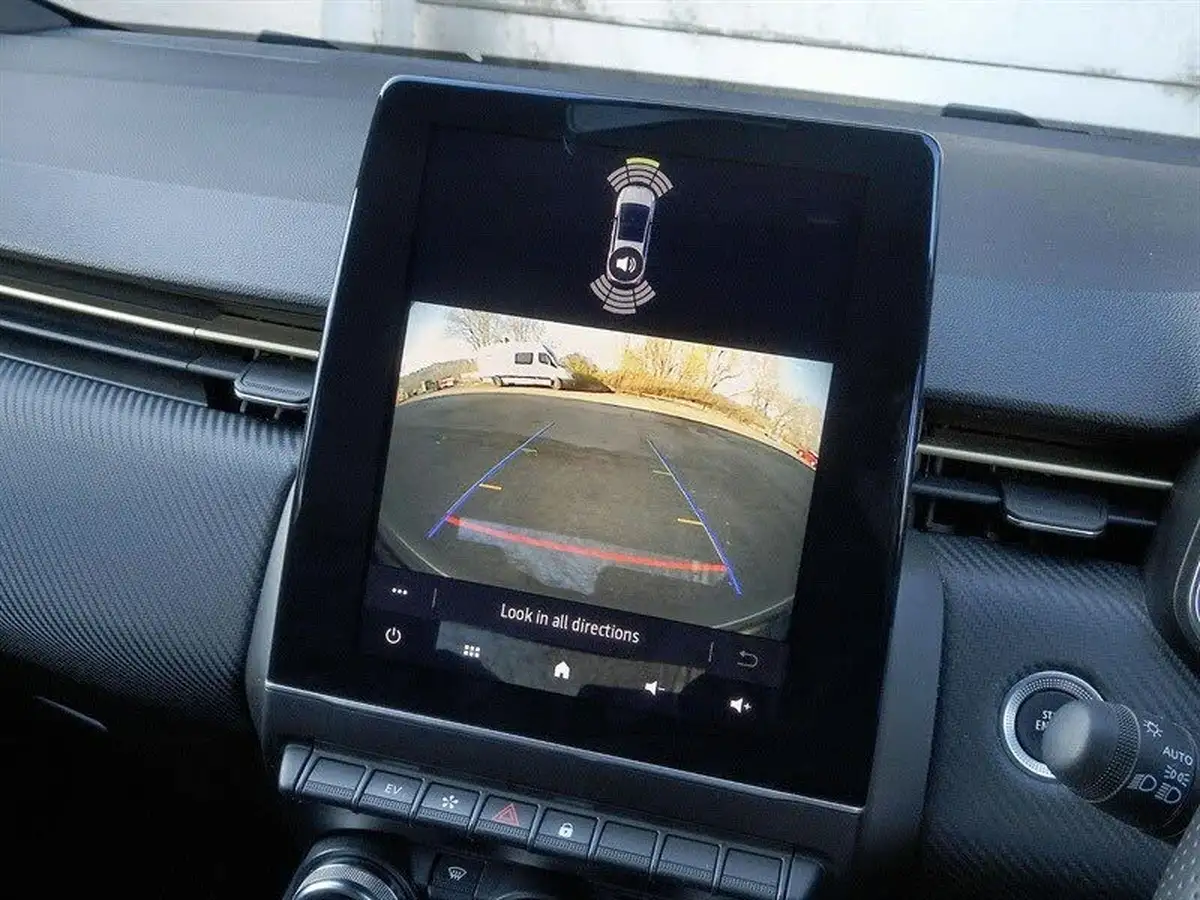 2023-renault-clio-16-engineered-big-18
