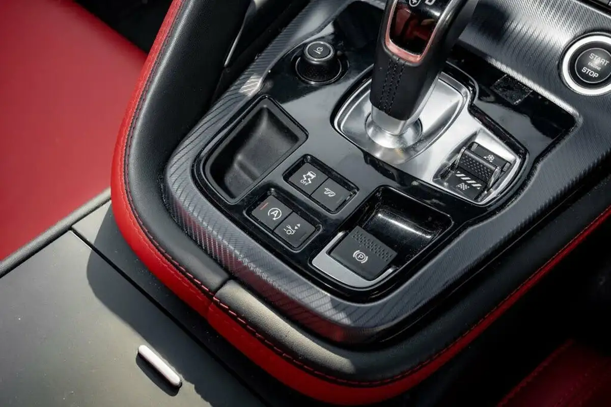 2022-jaguar-f-type-50-v8-p450-r-dynamic-black-awd-coupe-big-43
