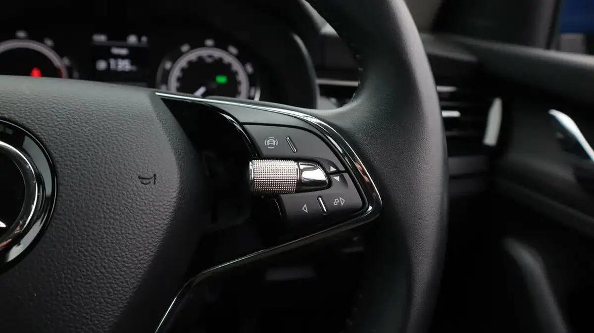 2022-skoda-kamiq-10-tsi-se-109ps-dsg-big-25