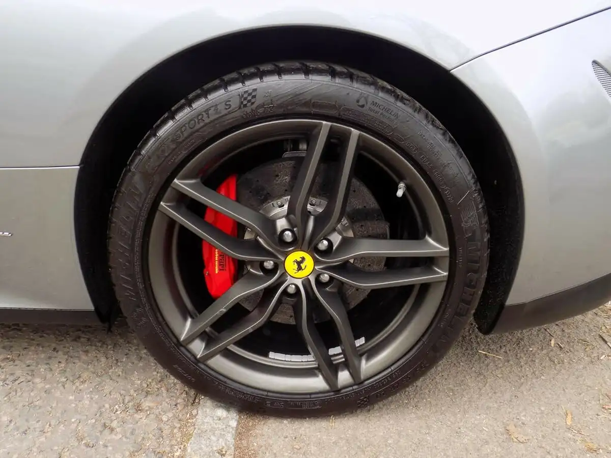 2012-ferrari-ff-63-big-44