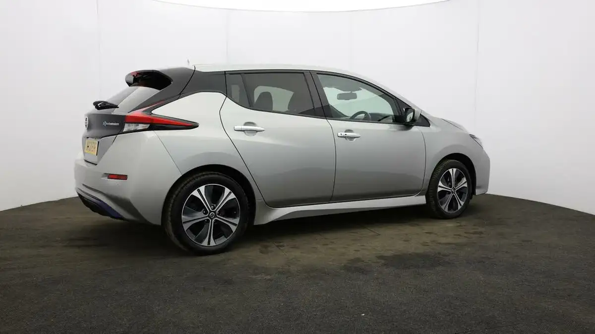 2021-nissan-leaf-e-e-n-connecta-big-49