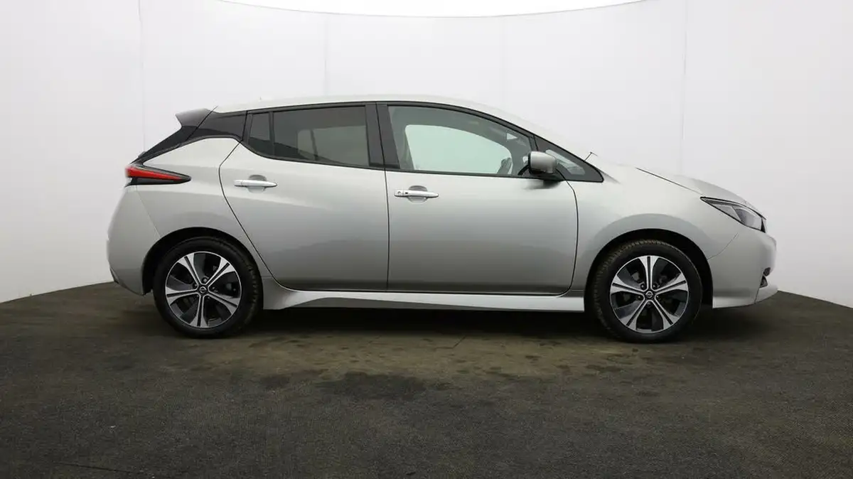2021-nissan-leaf-e-e-n-connecta-big-7