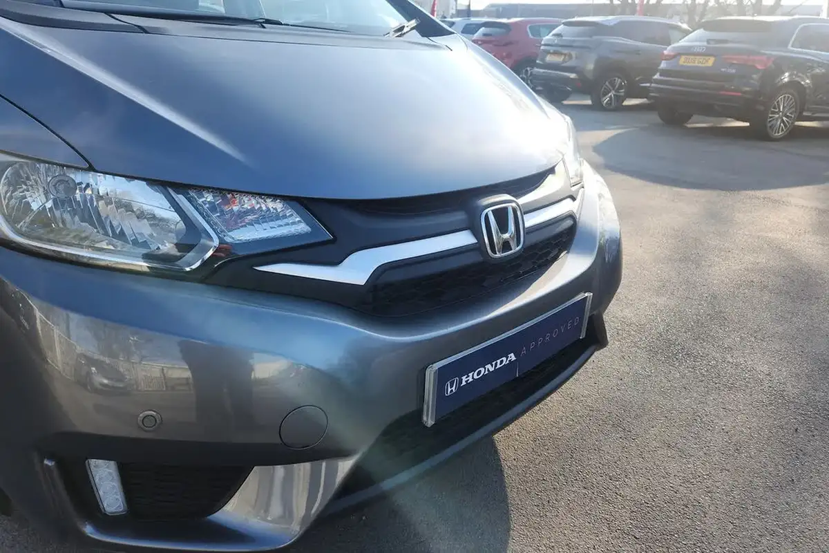 2017-honda-jazz-13-i-vtec-se-navi-cvt-big-23