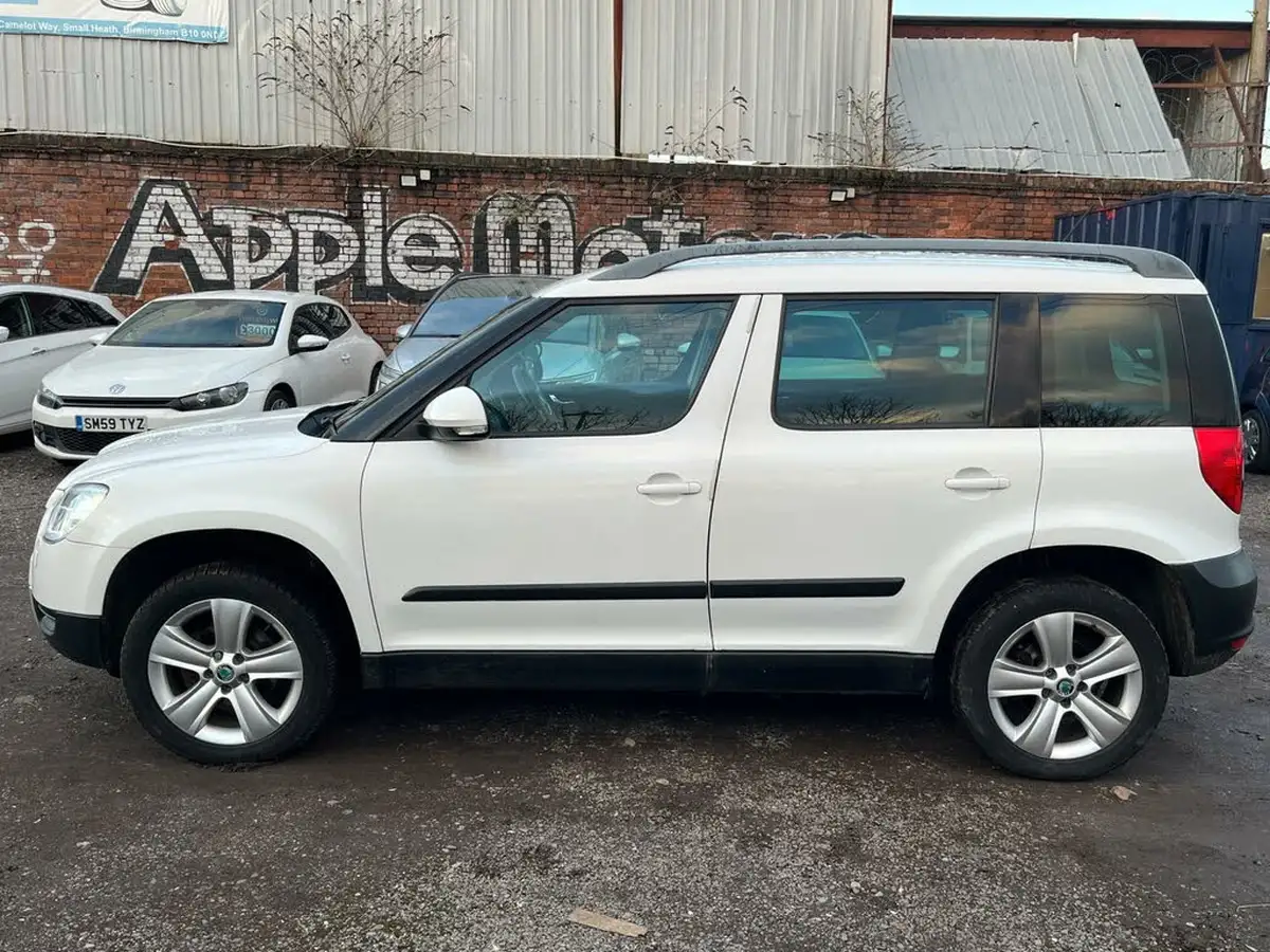 2011-skoda-yeti-20td-se-plus-140bhp-4x4-big-24