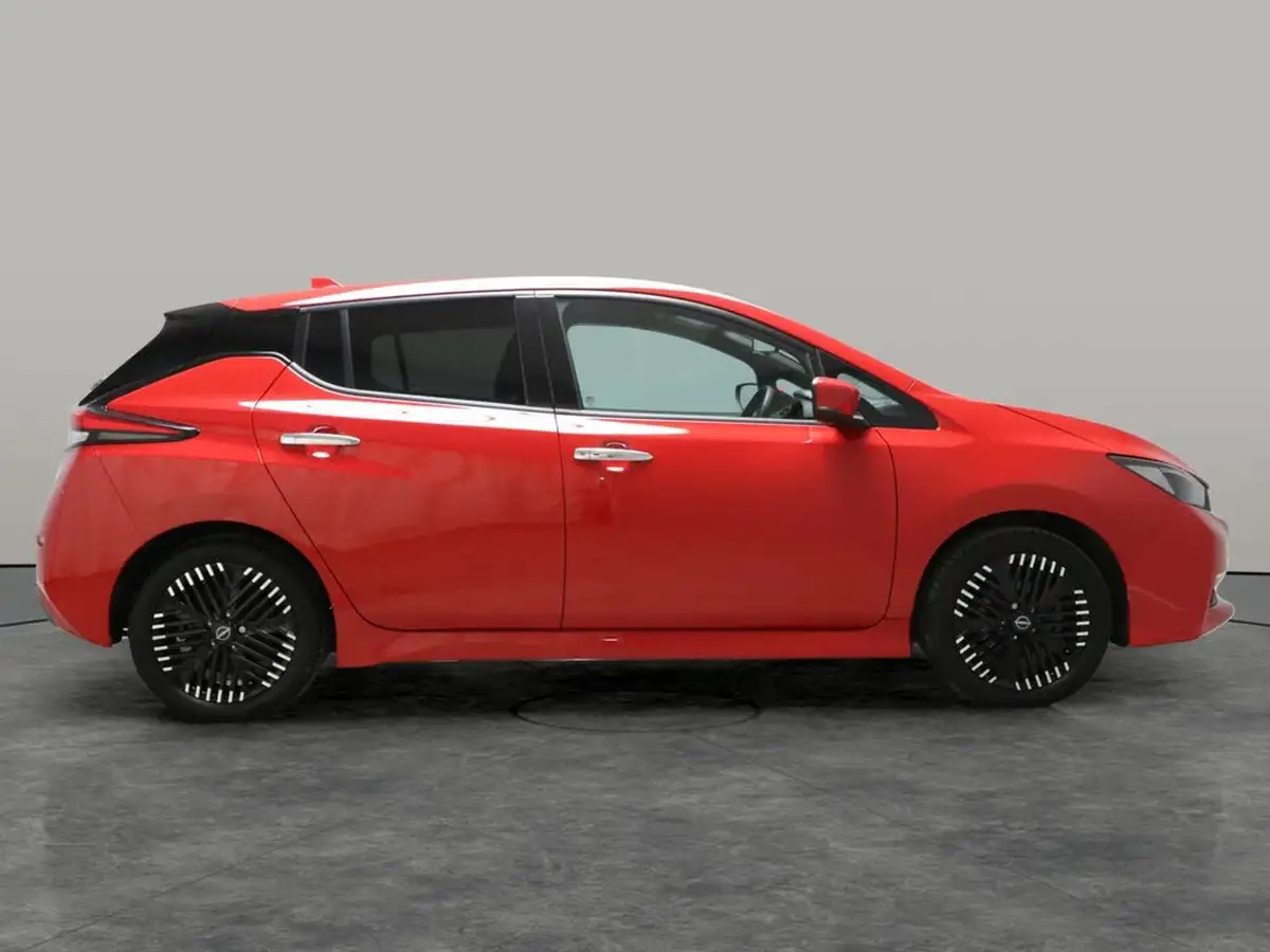 2022-nissan-leaf-e-tekna-39kwh-big-10
