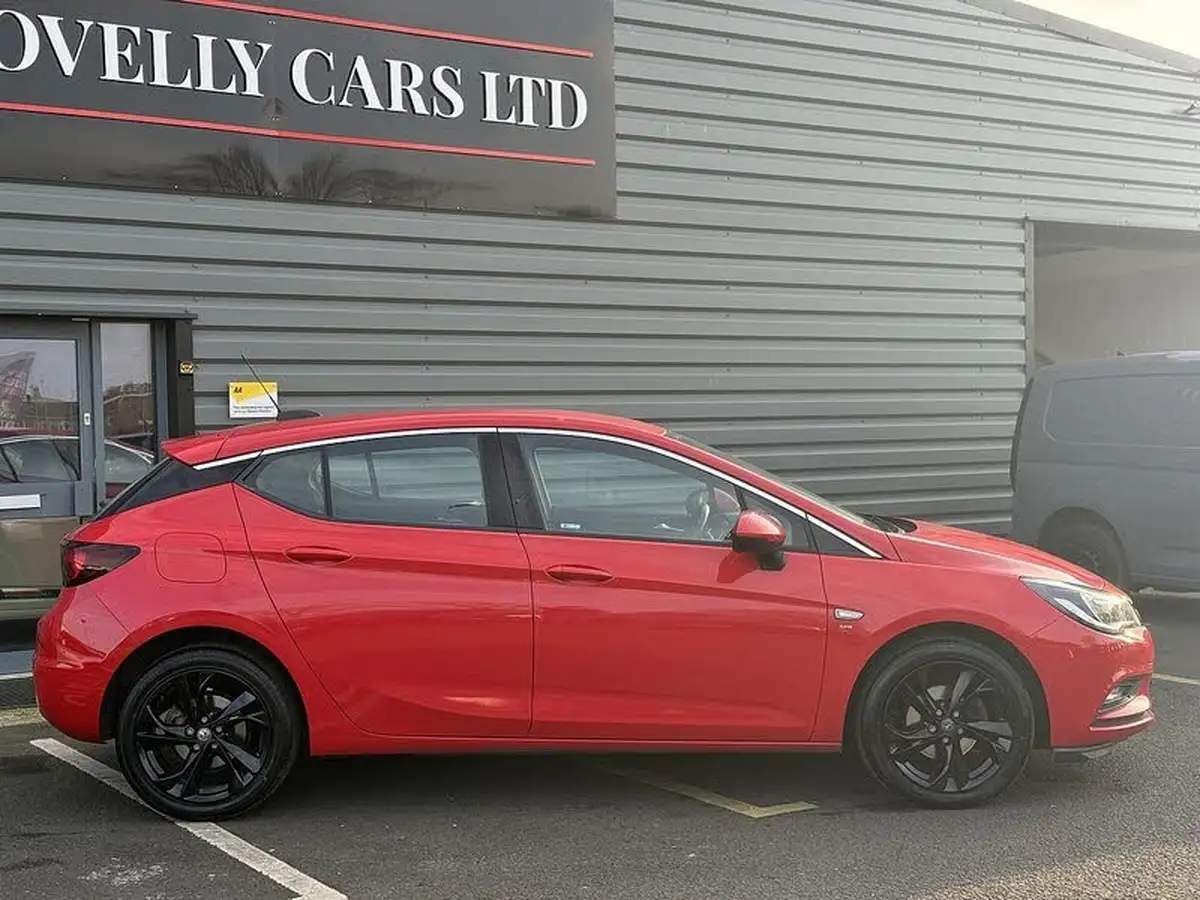 2017-vauxhall-astra-14i-sri-hatchback-big-18