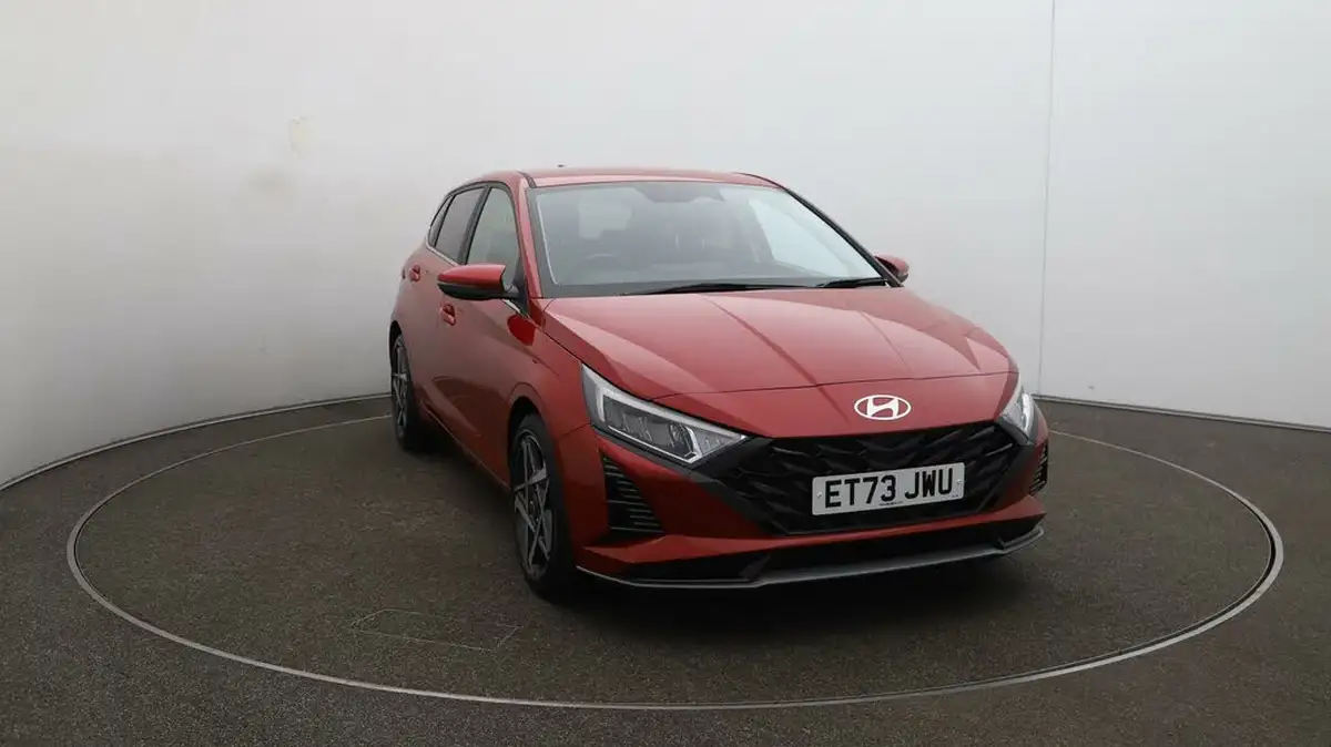 2024-hyundai-i20-10-t-gdi-premium-two-tone-roof-big-40