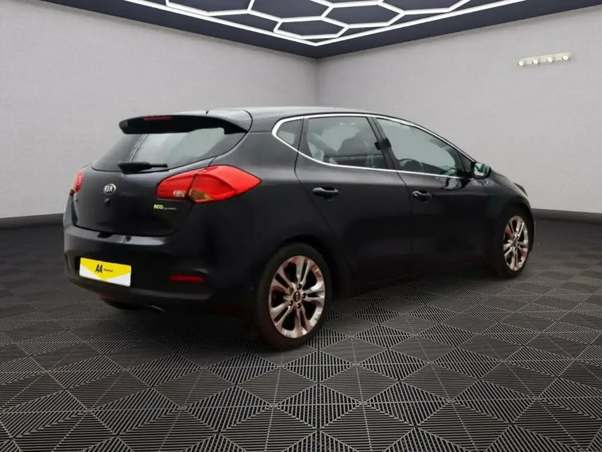 2012-kia-ceed-16-4-isg-big-3