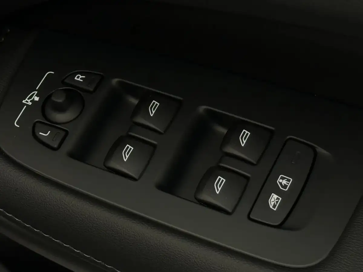 2024-volvo-v60-20-t6-plus-dark-station-wagon-big-20