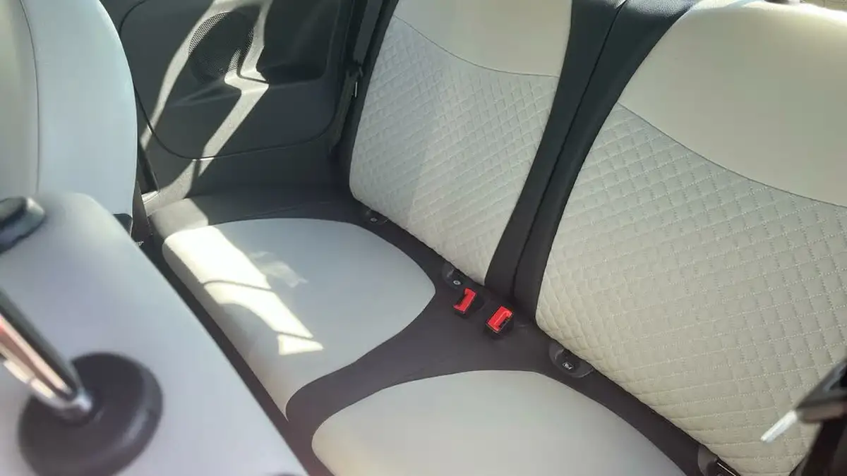 2023-fiat-500-10-dolcevita-big-12